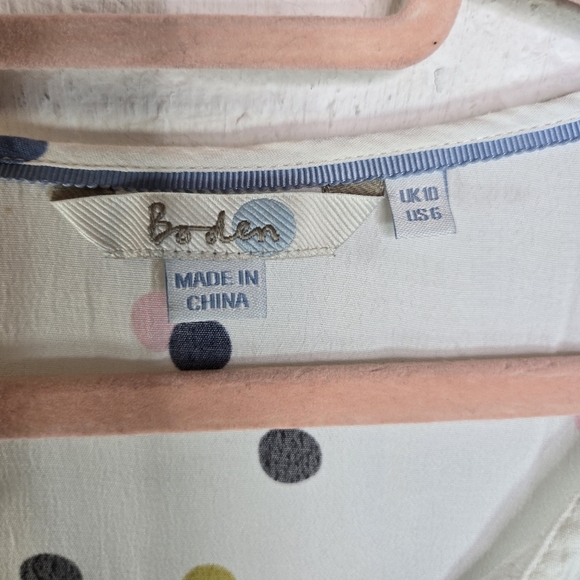 Boden Confetti Dot Pleat Front Blouse - Picture 4 of 6